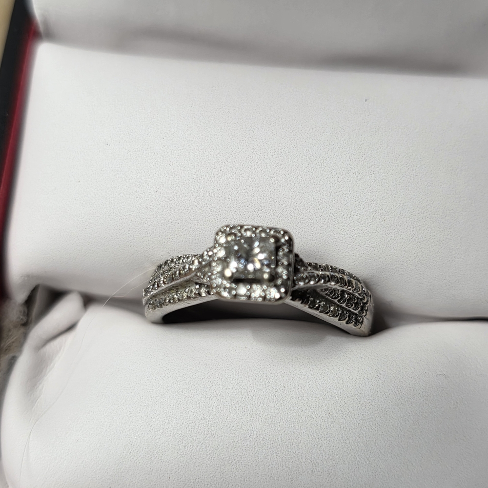 Silver Diamond Ring With Split Shank Design - image 5